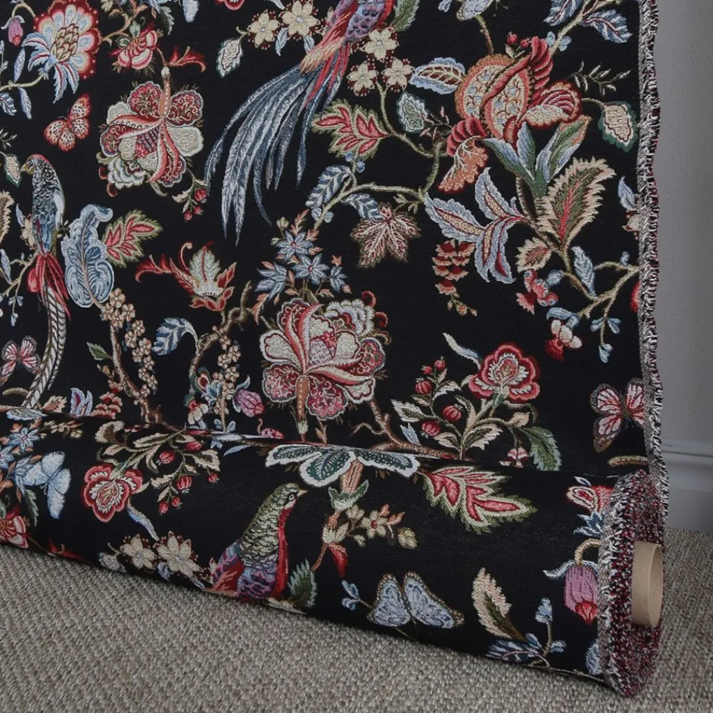 Nordisk Textil Blommiga Möbeltyger|Mönstrade Möbeltyger|Bailey svart gobeläng