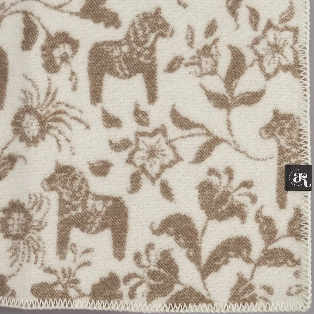 Arvidssons textil Babyfiltar|Ullplädar|Barnfilt Leksand beige 65x95cm med dalahästar och kurbits