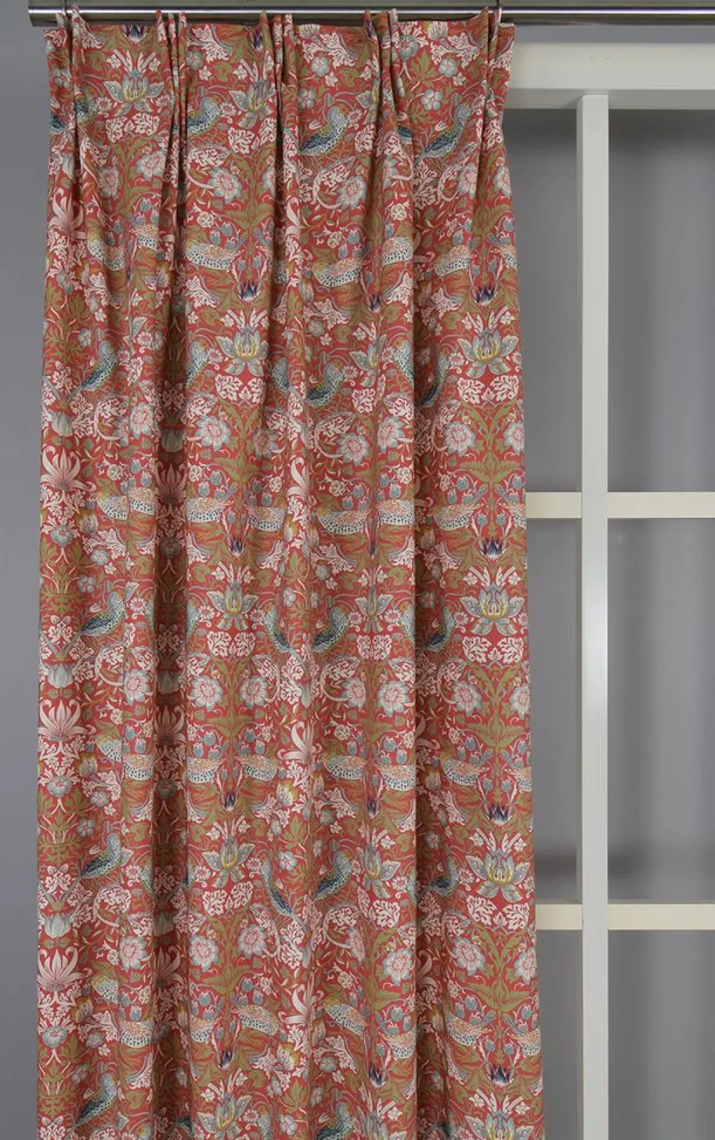 Nordisk Textil Gardiner Mönstrade|Beautiful birds röd gardiner