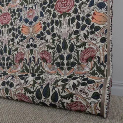 Blommiga Möbeltyger|Mönstrade Möbeltyger|Bird roses blue möbeltyg