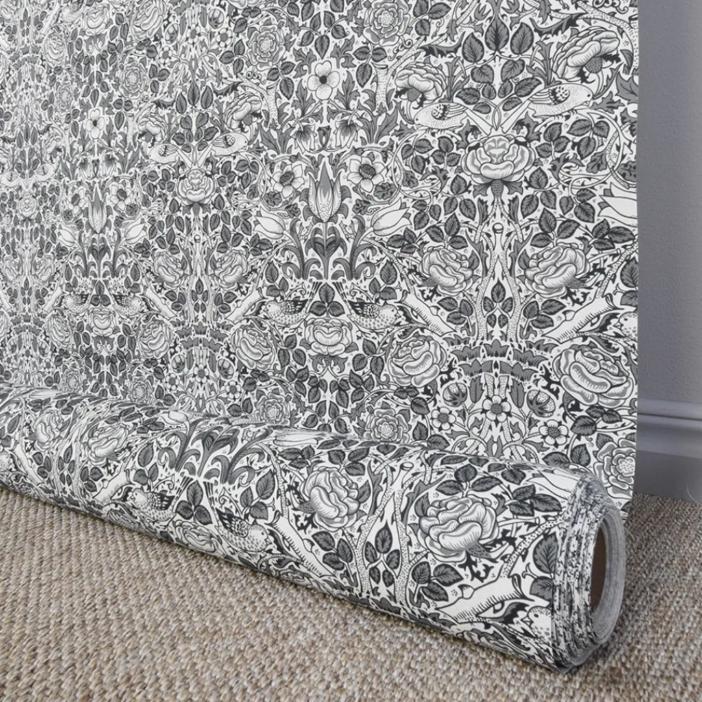 Arts & Crafts Tyger|Gardintyger Mönstrade|Birds and roses vit-svart tyg