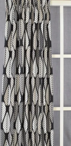 Arvidssons textil Gardiner Mönstrade|Blader svart gardiner