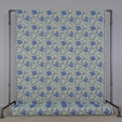 Blommiga Möbeltyger|Mönstrade Möbeltyger|Blue anemone möbeltyg