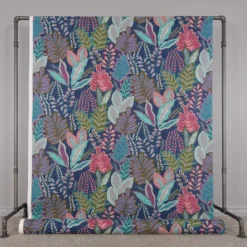Arts & Crafts Tyger|Gardintyger Mönstrade|Botanic Arty tyg - färgstarkt och med djup och karaktär