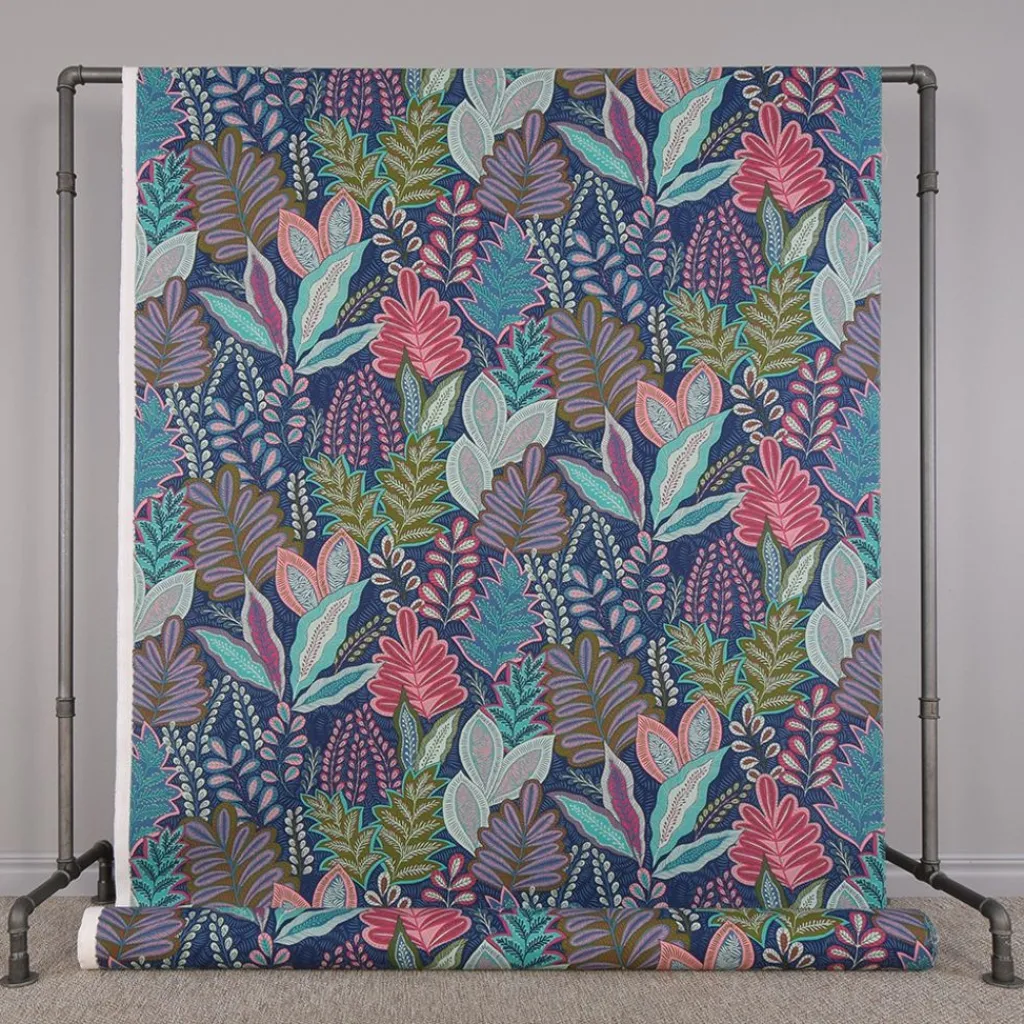 Arts & Crafts Tyger|Gardintyger Mönstrade|Botanic Arty tyg - färgstarkt och med djup och karaktär