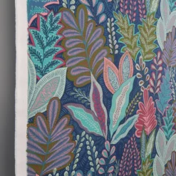 Arts & Crafts Tyger|Gardintyger Mönstrade|Botanic Arty tyg - färgstarkt och med djup och karaktär