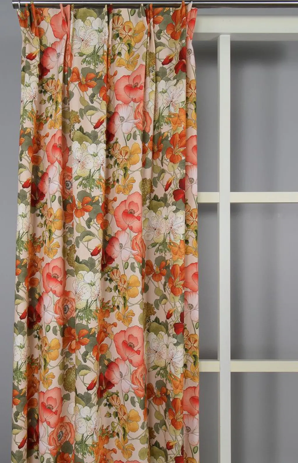 Nordisk Textil Gardiner Mönstrade|Capucine orange gardiner – Färgstark blommig gardin