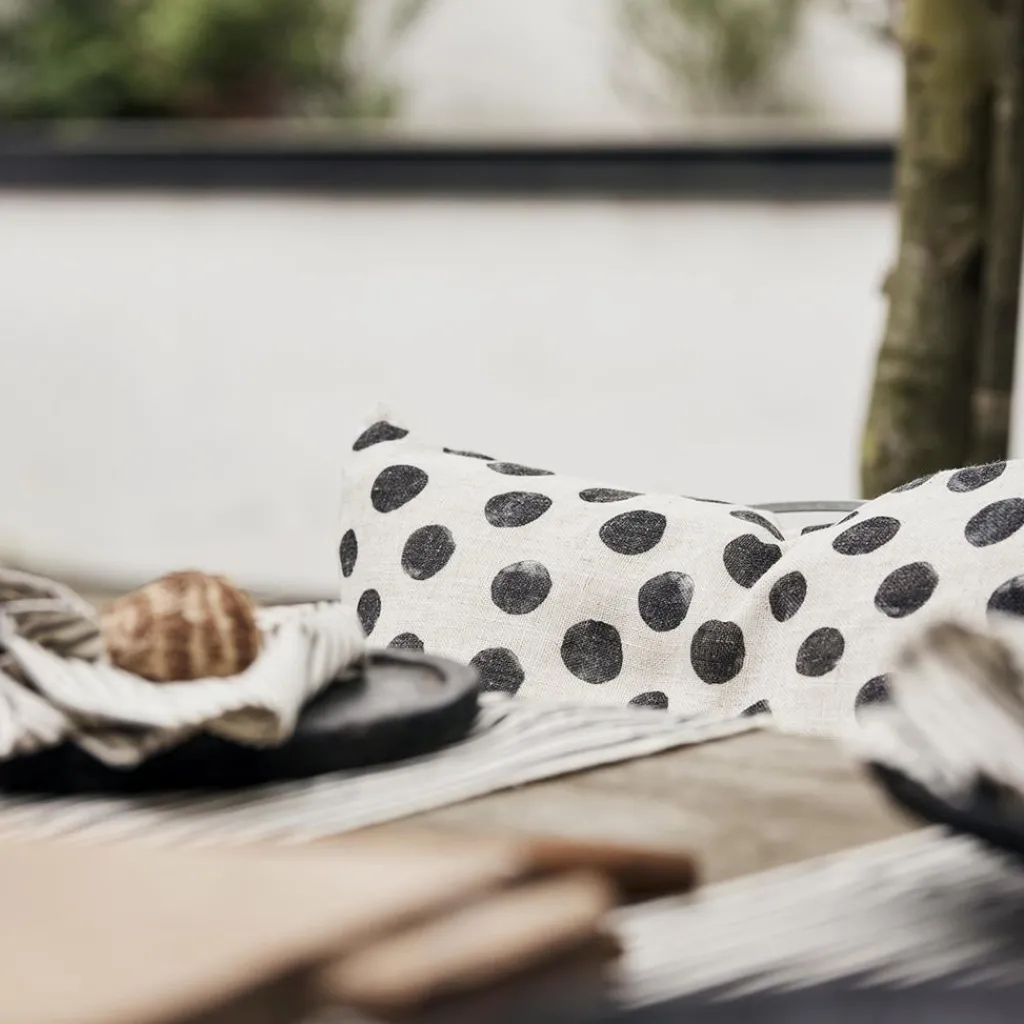Jakobsdals Mönstrade Kuddfodral|Cruella dot svart kuddfodral