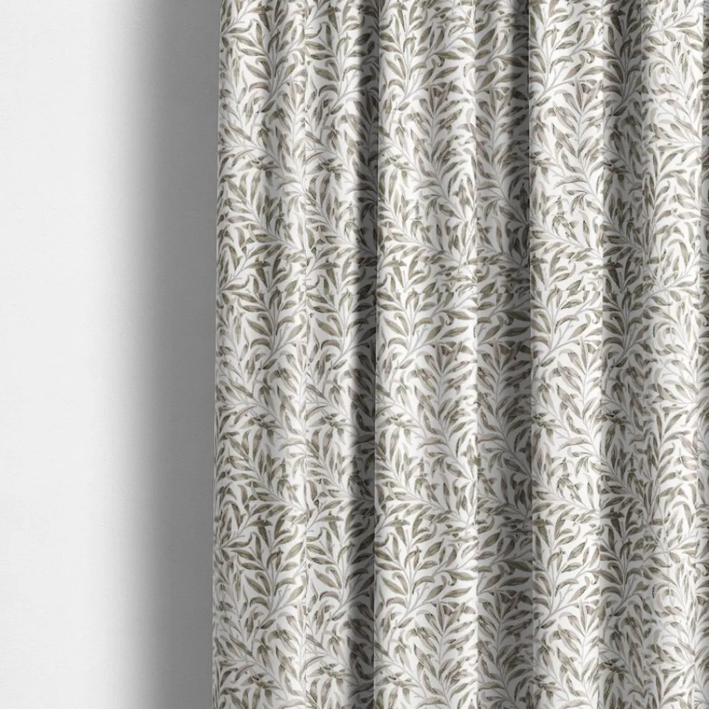 Nordisk Textil Arts & Crafts Tyger|Gardintyger Mönstrade|Ester beige tyg – klassiskt bladmönster i beige
