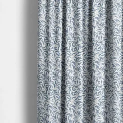Nordisk Textil Gardiner Mönstrade|Ester duvblå gardiner med tidlöst bladmönster