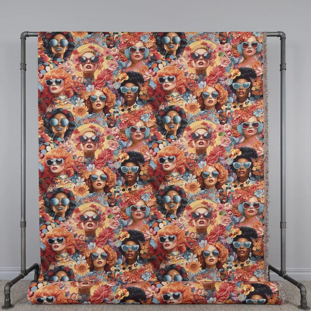 Nordisk Textil Mönstrade Möbeltyger|Girl power – gobelängtyg med effektfyllt popart-mönster