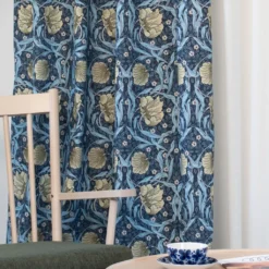 Nordisk Textil Gardiner Mönstrade|Grace blå gardiner - Klassisk blommig Arts and Crafts design