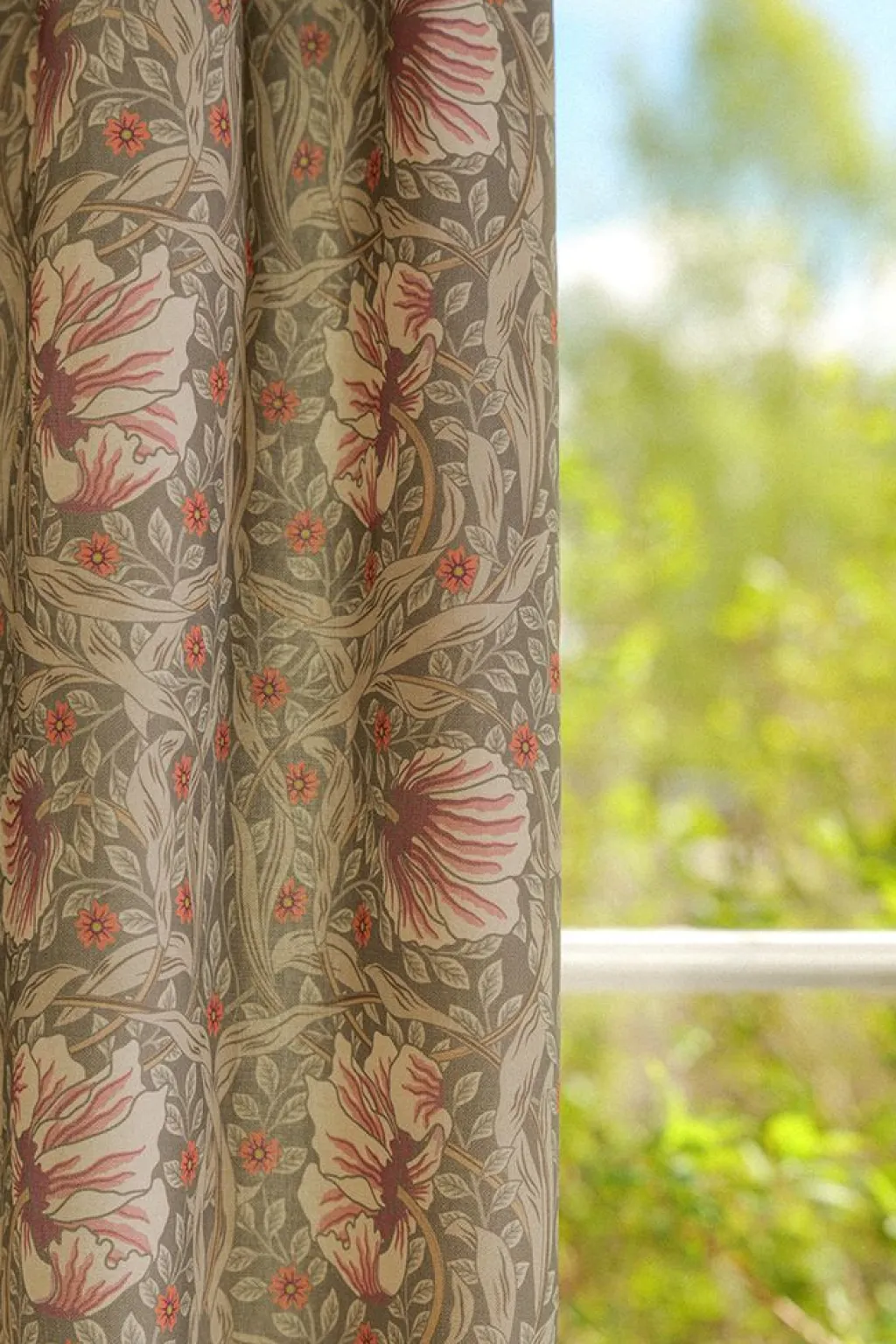 Nordisk Textil Gardiner Mönstrade|Grace dimmgrön gardiner - Klassisk blommig Arts and Crafts design