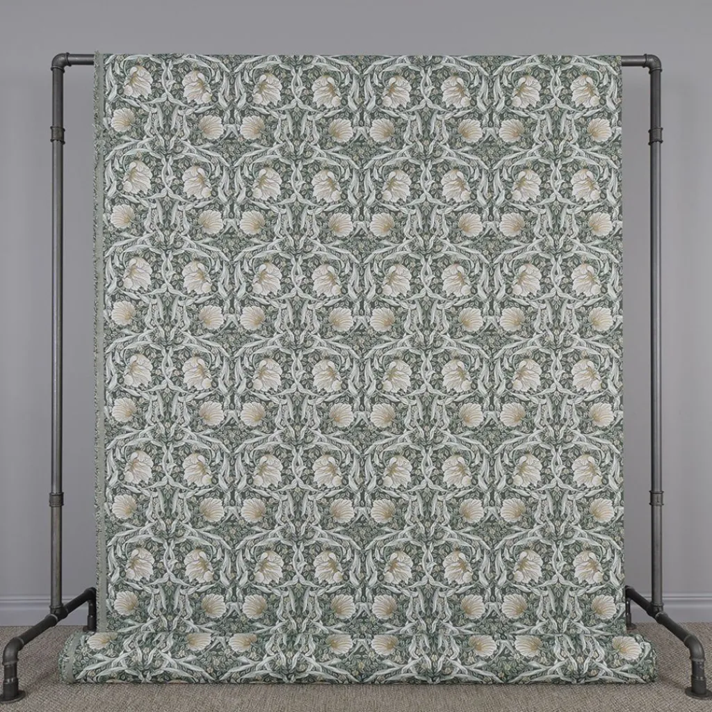 Nordisk Textil Arts & Crafts Tyger|Mönstrade Möbeltyger|Grace grön gobeläng - Klassisk blommig Arts and Crafts design