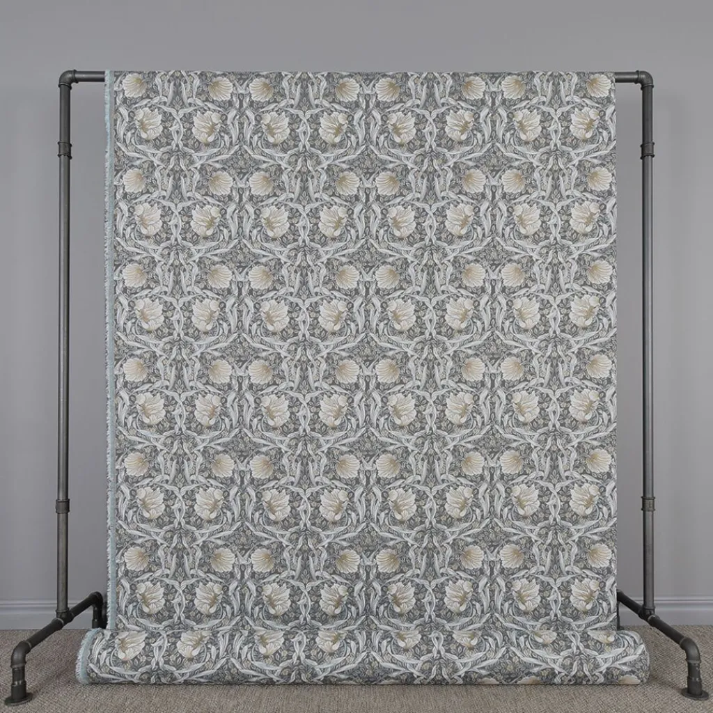 Nordisk Textil Arts & Crafts Tyger|Mönstrade Möbeltyger|Grace mullvad gobeläng - Klassisk blommig Arts and Crafts design