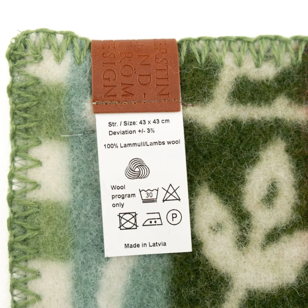 Kerstin Landström Design Sittunderlag|Karin sittunderlag 43x43cm - din varma kompanjon utomhus.