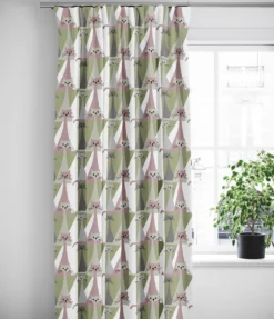 Arvidssons textil Gardiner Mönstrade|Kitty rosa gardiner med retro katter