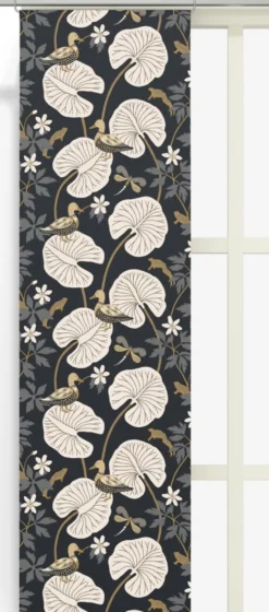 Arvidssons textil Panelgardiner|Kärrleken mörkblå panelgardiner med naturskönt motiv