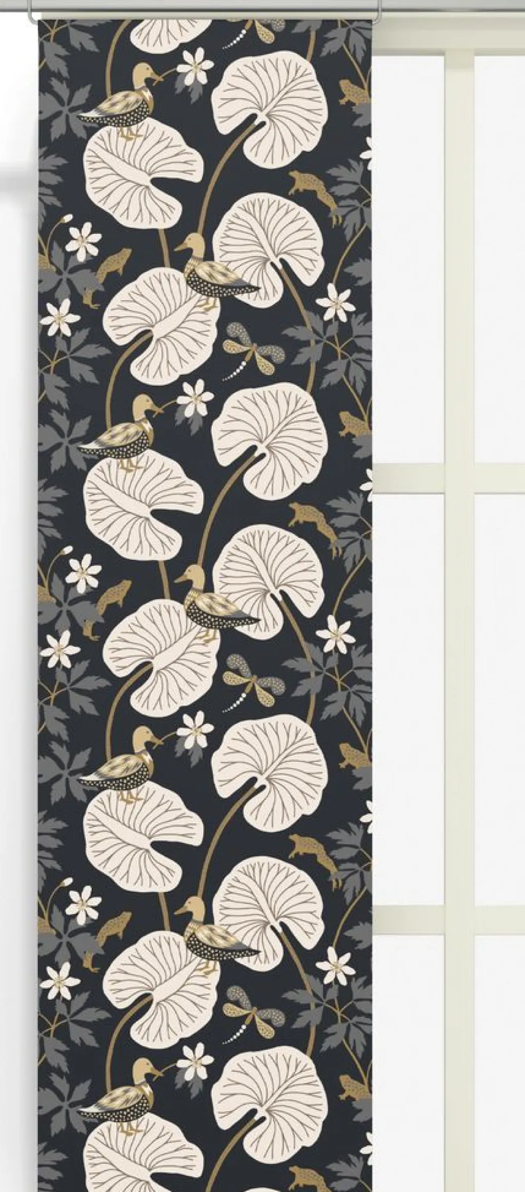 Arvidssons textil Panelgardiner|Kärrleken mörkblå panelgardiner med naturskönt motiv