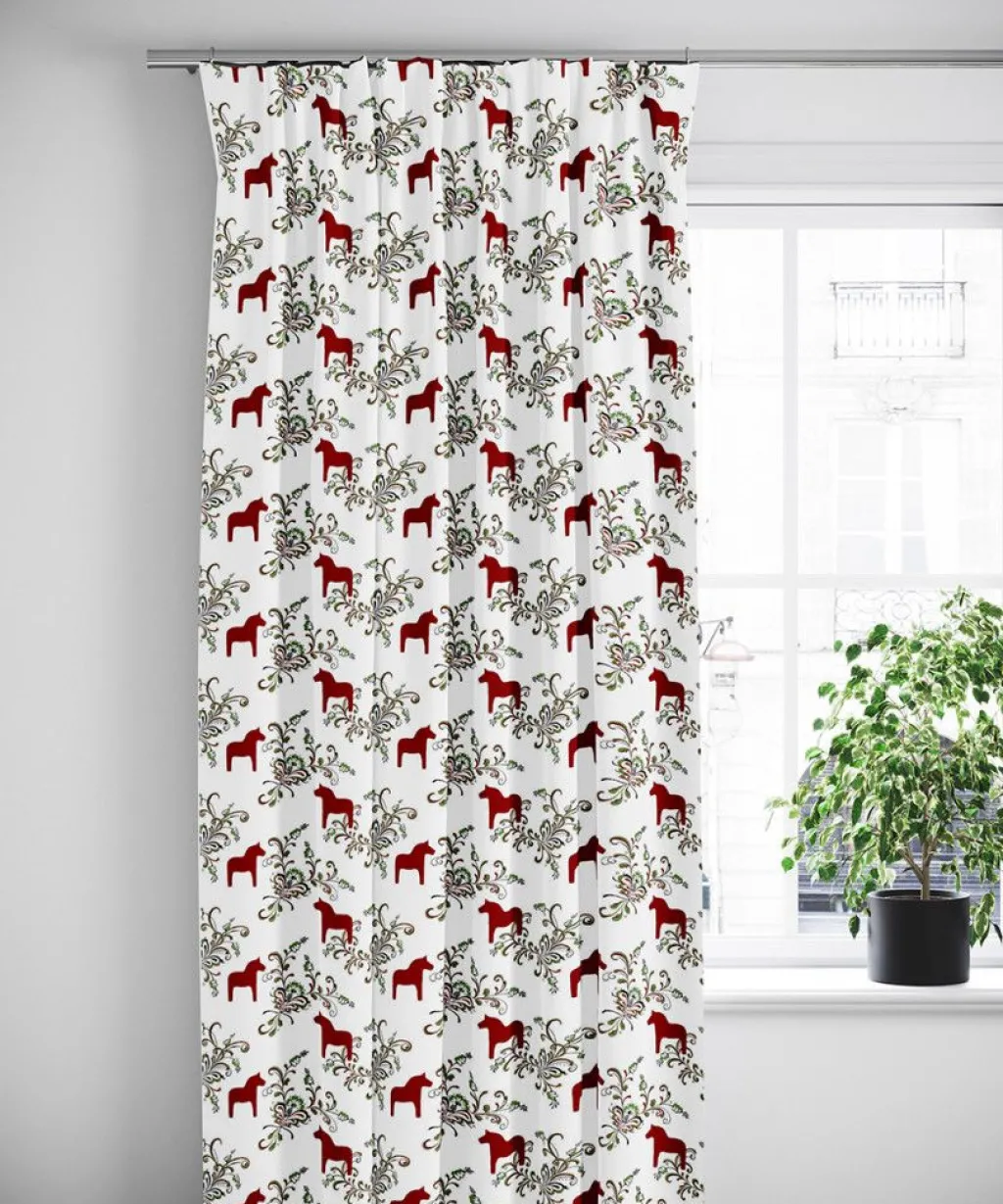 Arvidssons textil Gardiner Mönstrade|Julgardiner|Kurbits röd-grön gardiner med dalahästar