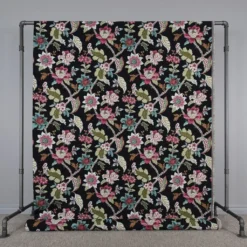 Arvidssons textil Blommiga Möbeltyger|Mönstrade Möbeltyger|Kyma svart möbeltyg