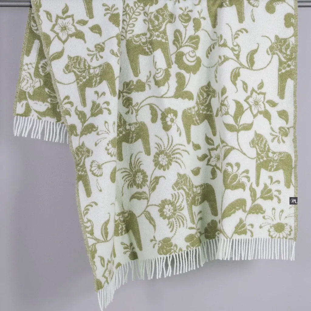 Arvidssons textil Ullplädar|Leksand grön ullpläd 130x170 cm – dalahästar i 100% ull