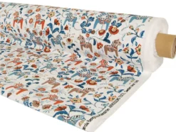 Arvidssons textil Gardintyger Mönstrade|Arvidssons Textil|Leksand mini dalablå tyg med traditionellt dalahästtryck
