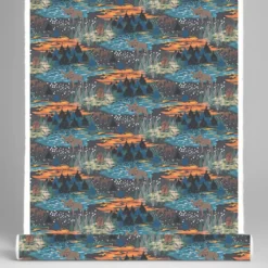 Arvidssons textil Gardintyger Mönstrade|Arvidssons Textil|Älgrike brun/orange - tyg med älgar och Skog i höstiga färger