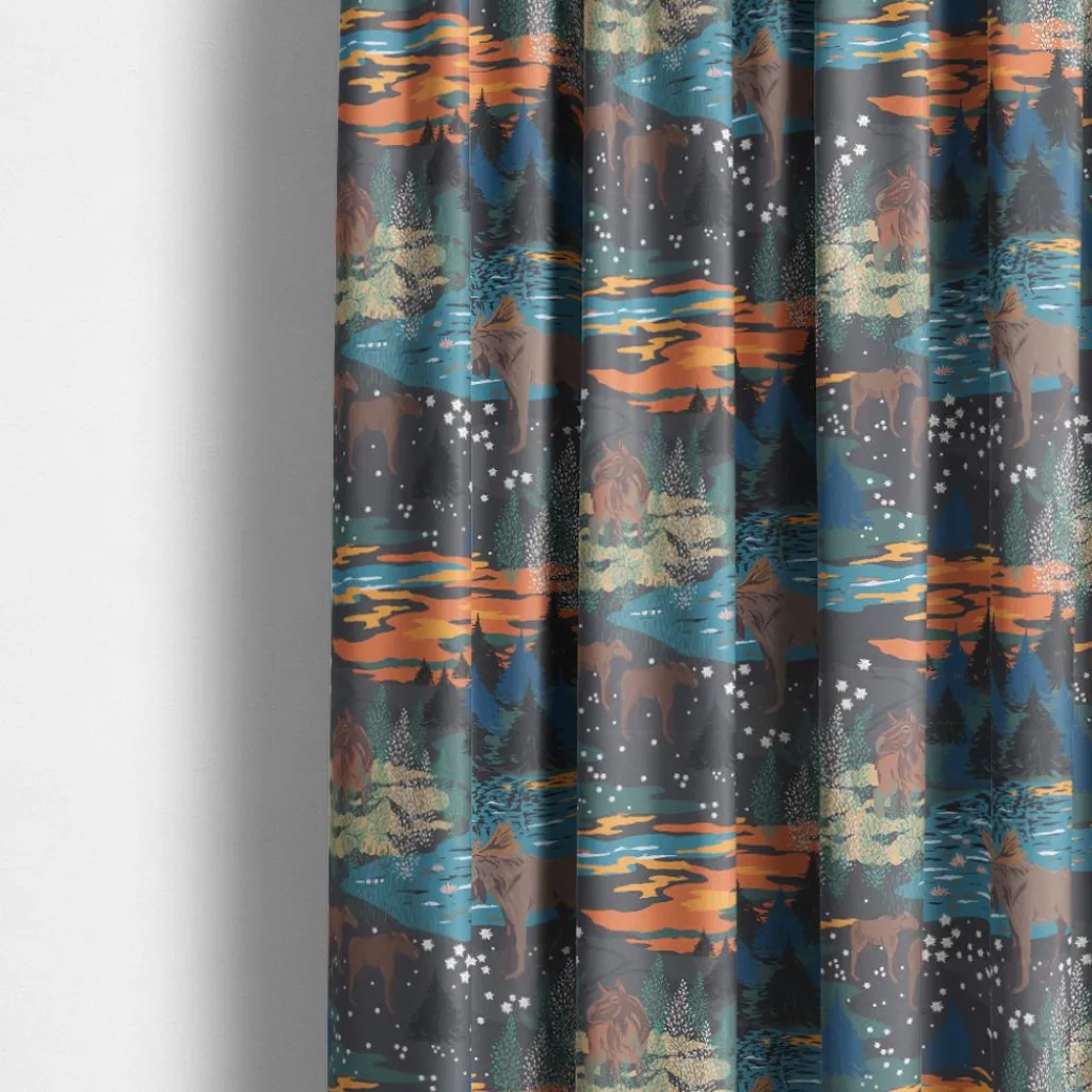 Arvidssons textil Gardintyger Mönstrade|Arvidssons Textil|Älgrike brun/orange - tyg med älgar och Skog i höstiga färger