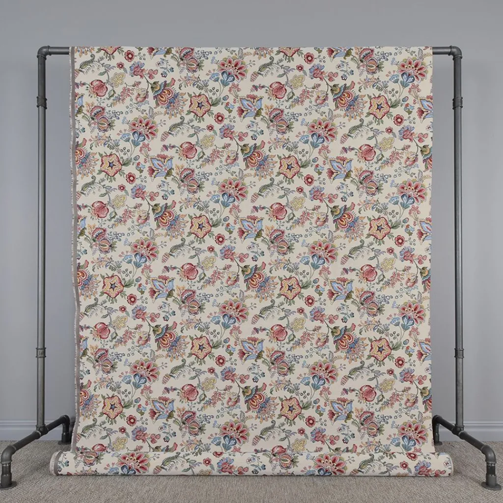 Arvidssons textil Blommiga Möbeltyger|Mönstrade Möbeltyger|Louise möbeltyg