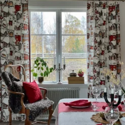 Arvidssons textil Gardiner Mönstrade|Julgardiner|Lyckeby röd gardiner