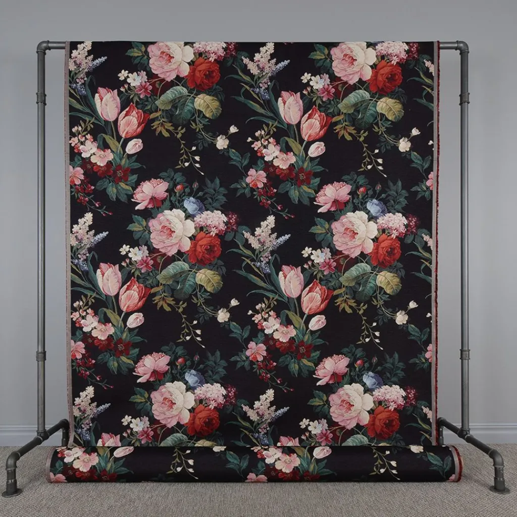 Blommiga Möbeltyger|Mönstrade Möbeltyger|Painted vintage bouquet möbeltyg