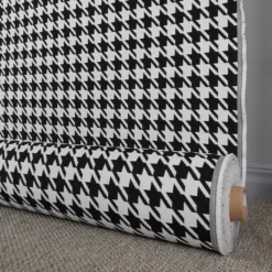 Nordisk Textil Rutiga Möbeltyger|Pied De Coq hundtand jacquardtyg i svart och vitt