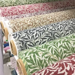 Jakobsdals Arts & Crafts Tyger|Gardintyger Mönstrade|Ramas grön tyg med kvistar och blad