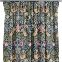 Nordisk Textil Gardiner Mönstrade|Strawberry Finch gardiner