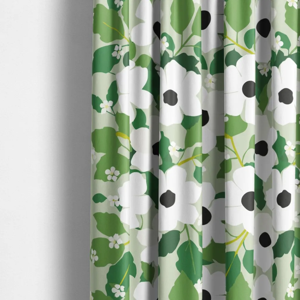 Arvidssons textil Gardintyger Mönstrade|Arvidssons Textil|Svartöga grön – blommigt tyg med vita blommor och gröna blad