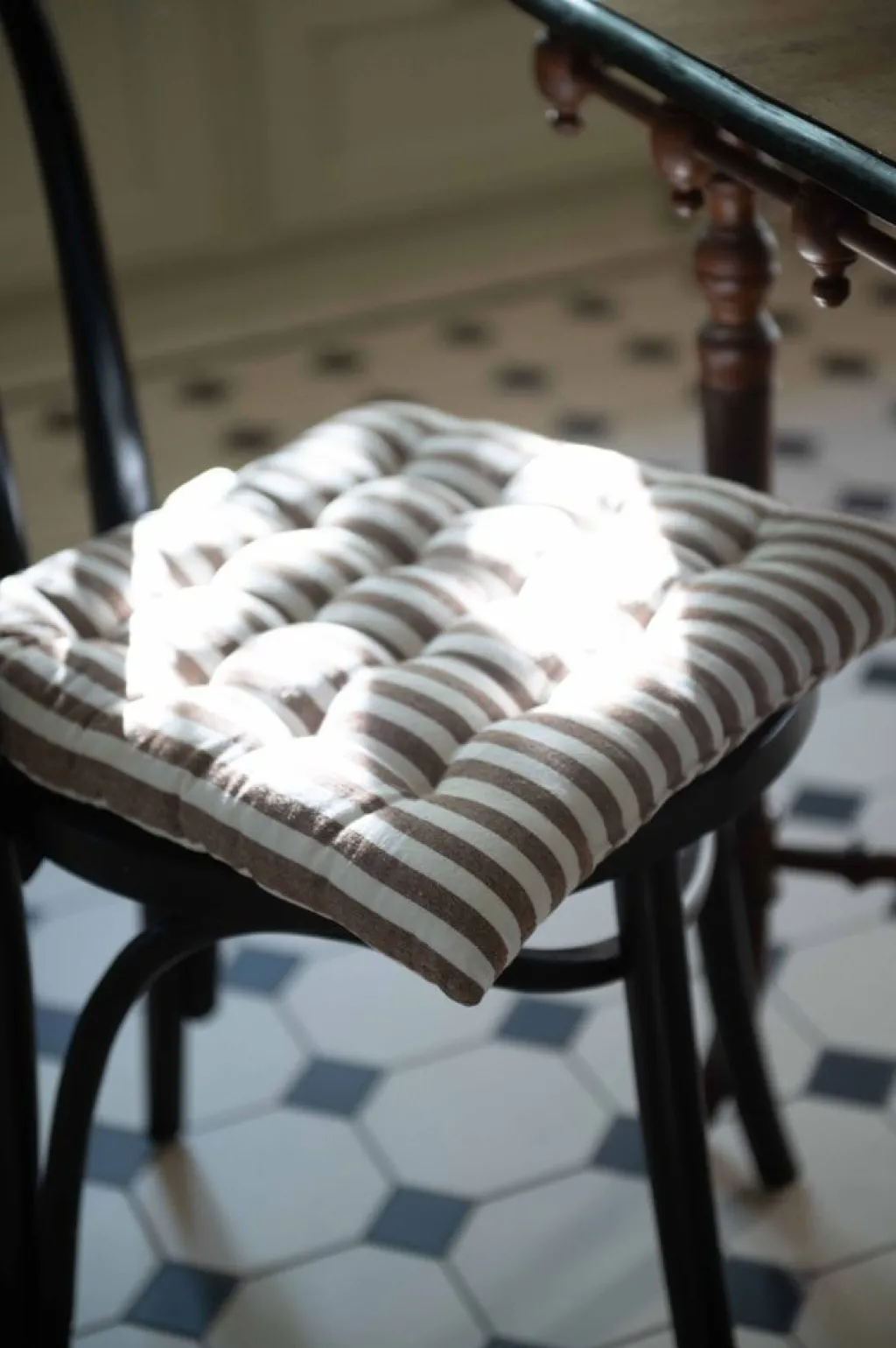 Fondaco Sittunderlag|Svea cognac sittdyna med handtag