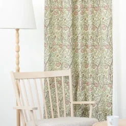 Nordisk Textil Gardiner Mönstrade|Sweet flower vinröd gardiner