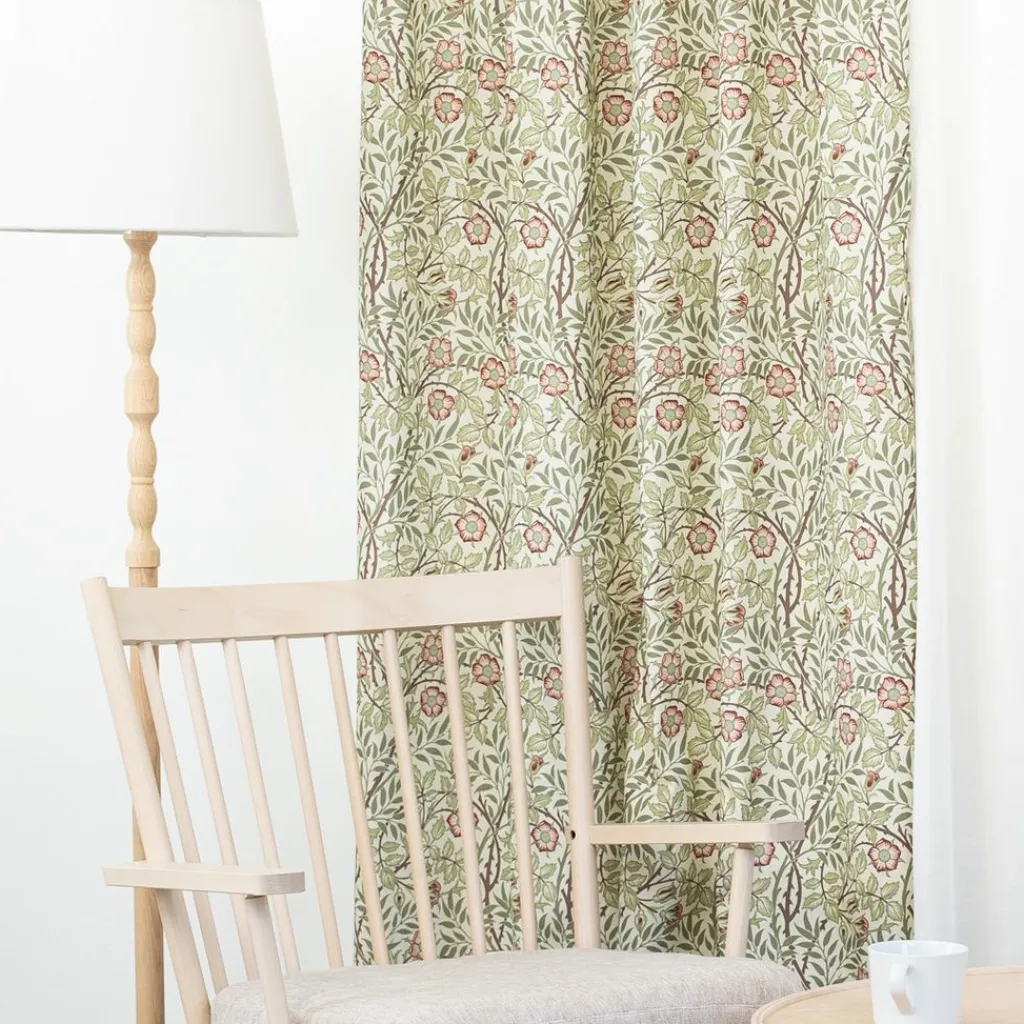Nordisk Textil Gardiner Mönstrade|Sweet flower vinröd gardiner
