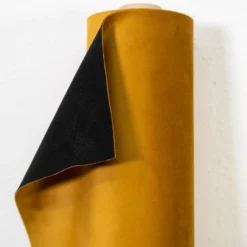 Nordisk Textil Möbelsammet|Enfärgade Möbeltyger|Tiffany Mustard möbelsammet – Slitstark & Lyxig