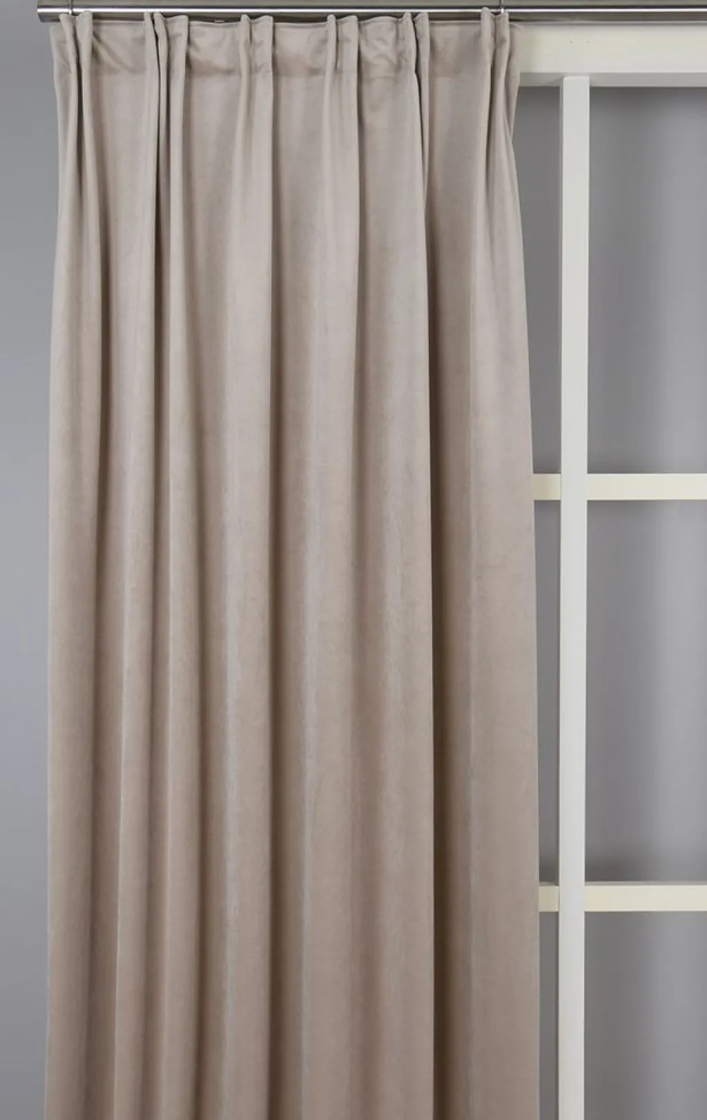 Nordisk Textil Sammetstyger|Gardiner Enfärgade|Velvet sand enfärgade sammetsgardiner