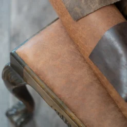 Nordisk Textil Enfärgade Fuskskinn|Vinny läderbrun - Hållbart fuskskinn med sliten vintage look