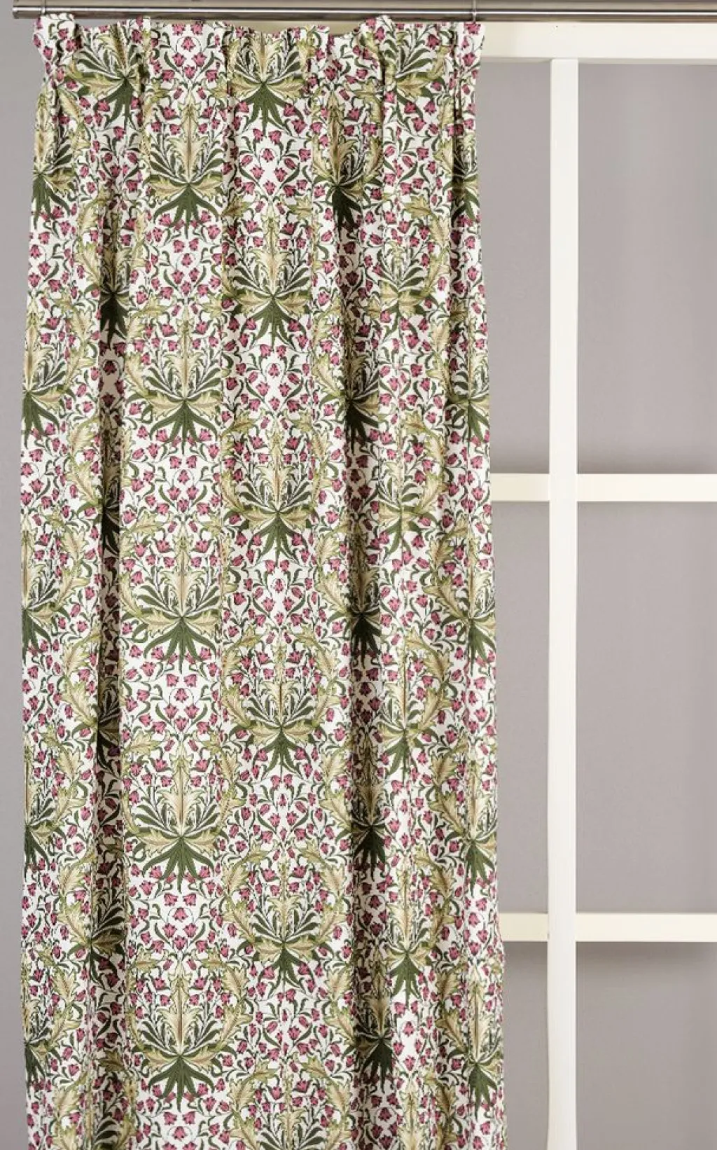 Nordisk Textil Gardiner Mönstrade|Willow Bloom gardin – klassisk blommig gardin i Arts and Crafts-stil